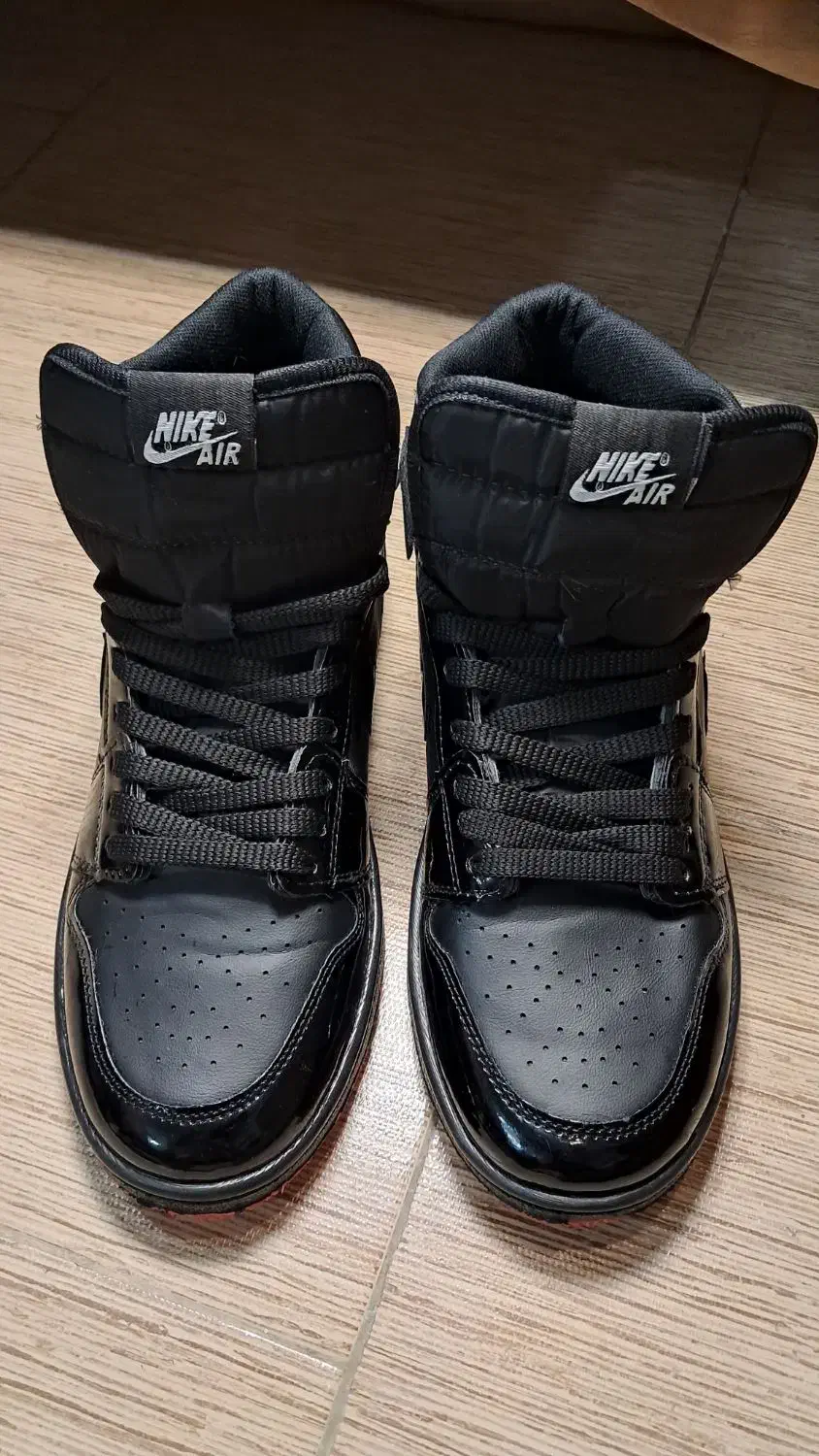 جردن مشکی قرمز|کیف، کفش، کمربند|اندیشه, اندیشه فاز ۳|دیوار