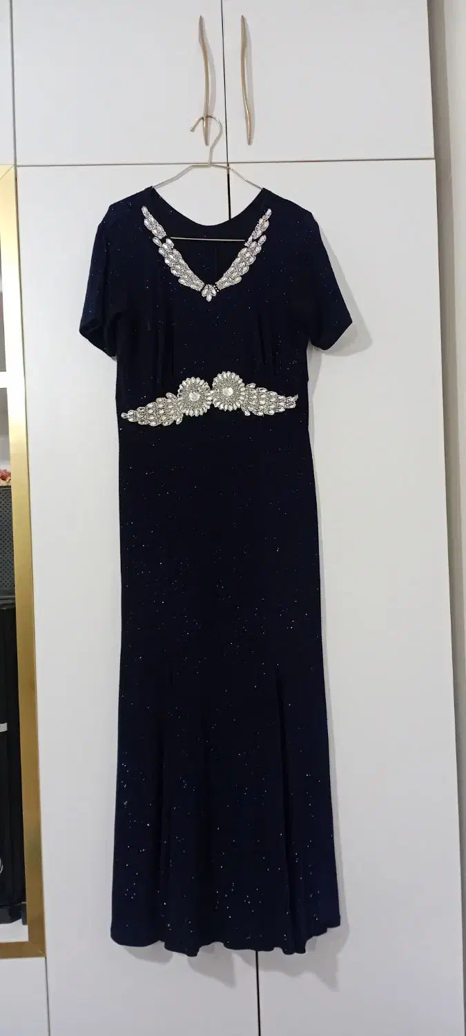 لباس مجلسی|لباس|قم, شهر قائم|دیوار