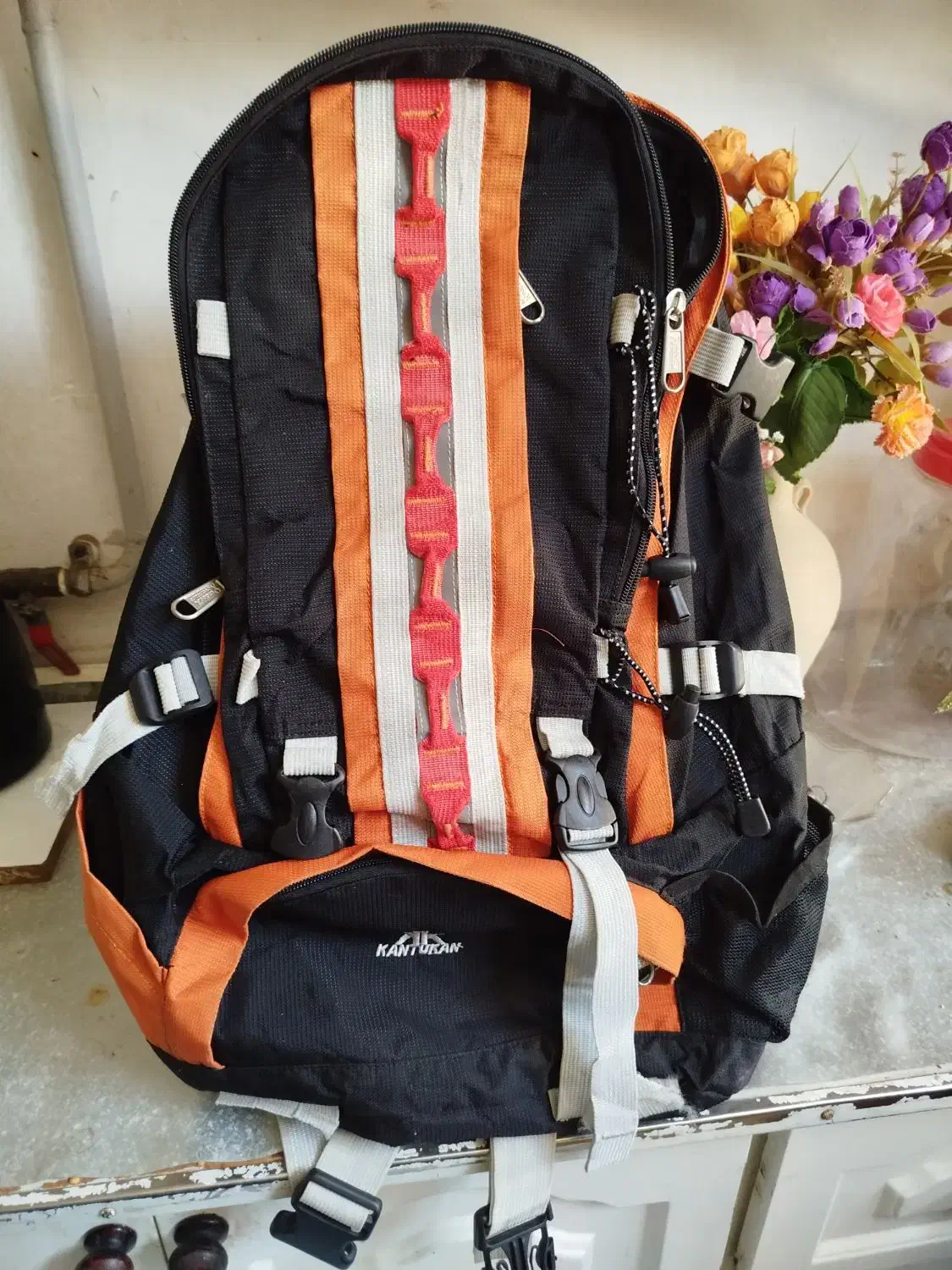 فروش میز تلویزیون کوله پشتی ، فوتبال دستی و...|میز تلویزیون|سراب, |دیوار