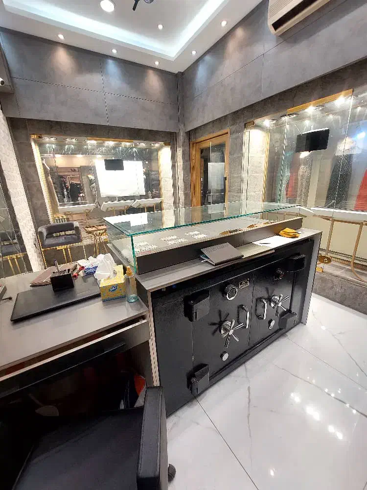 اجاره مغازه زرگری در بازار رشت|اجارهٔ مغازه و غرفه|رشت, بازار|دیوار