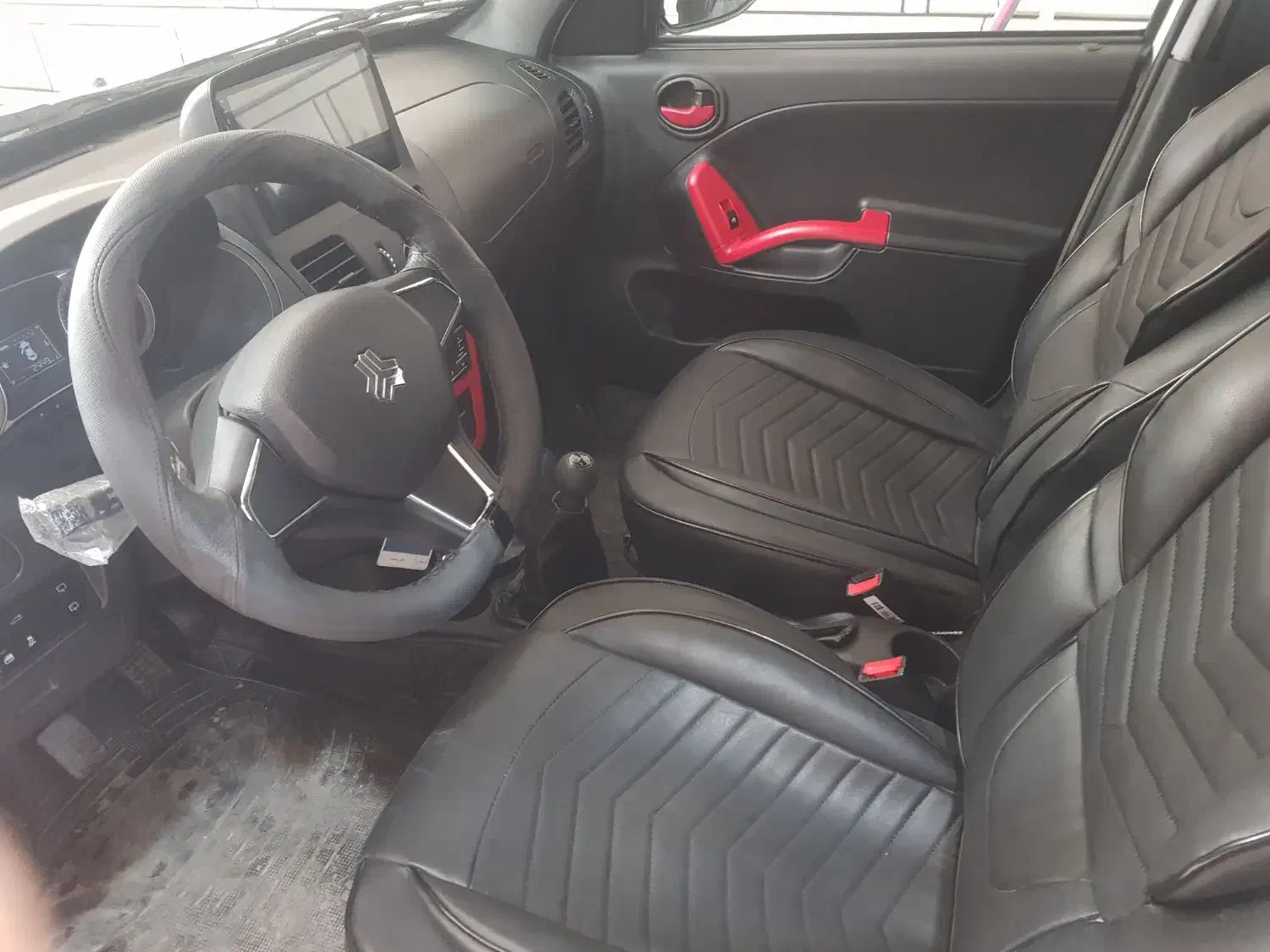 کوییک ۱۴۰۴ سفید قرمز|خودرو سواری و وانت|اصفهان, زاجان|دیوار