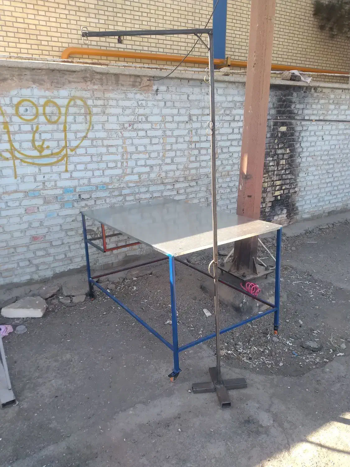 میز|میز تحریر و کامپیوتر|شاهین‌شهر, شهرک گلدیس|دیوار