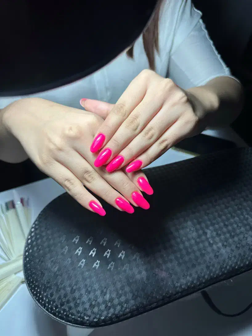 کاشت ناخن ۲۵۰|خدمات آرایشگری و زیبایی|رشت, معلم|دیوار