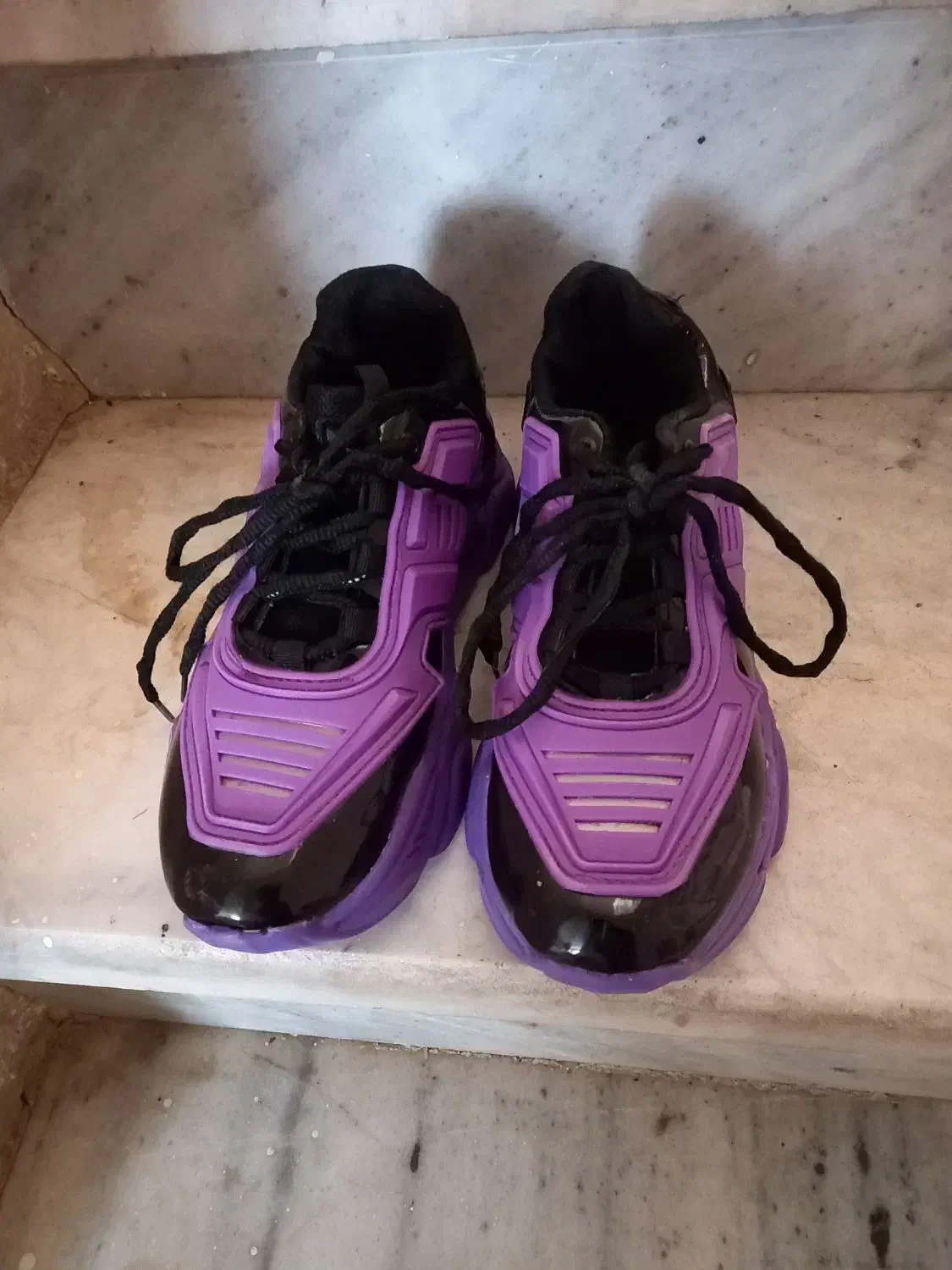 کتونی|کیف، کفش، کمربند|الوند, |دیوار