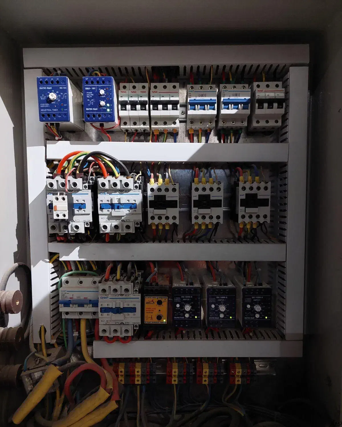 برقکار برقکاری برق کاری صنعتی و خانگی|خدمات پیشه و مهارت|بهبهان, |دیوار