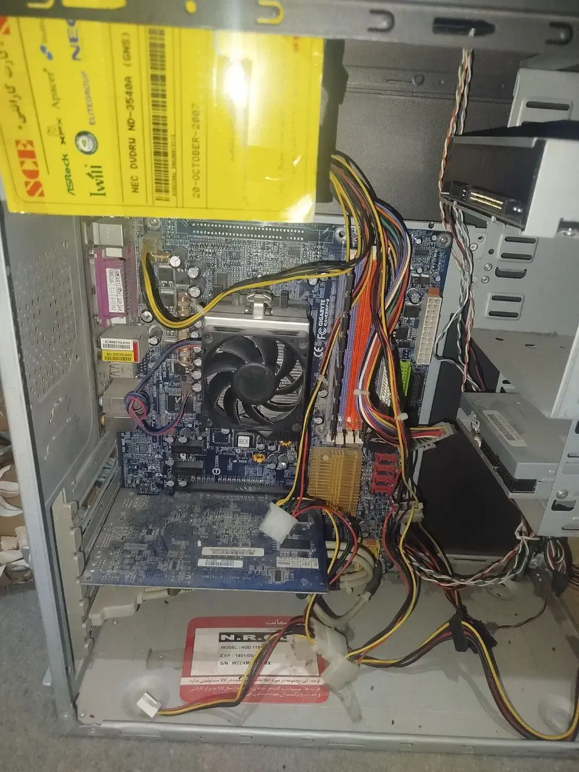 کیس و مانیتور قدیمی|رایانه رومیزی|خورموج, |دیوار