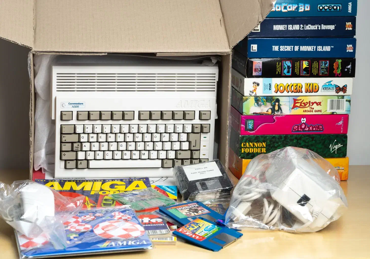 کامپیوتر کلاسیک آمیگا ۶۰۰ (Commodore Amiga 600)|رایانه رومیزی|تهران, یوسفآباد|دیوار
