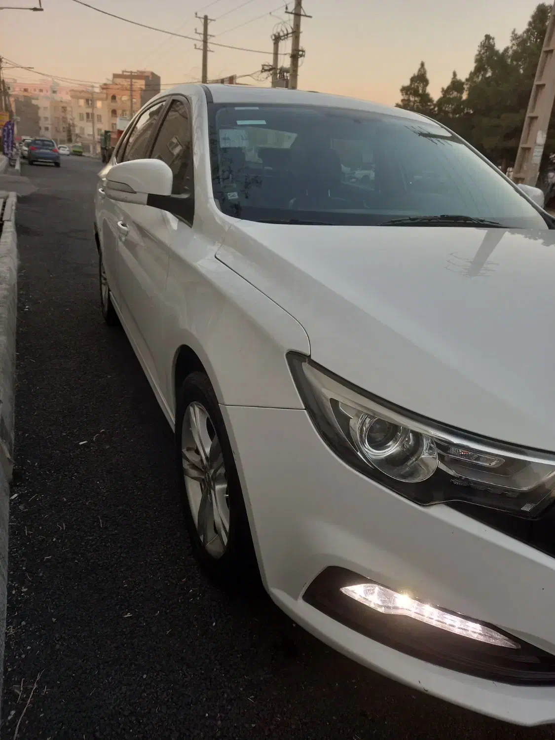 بسترن B30|خودرو سواری و وانت|اندیشه, اندیشه فاز ۳|دیوار