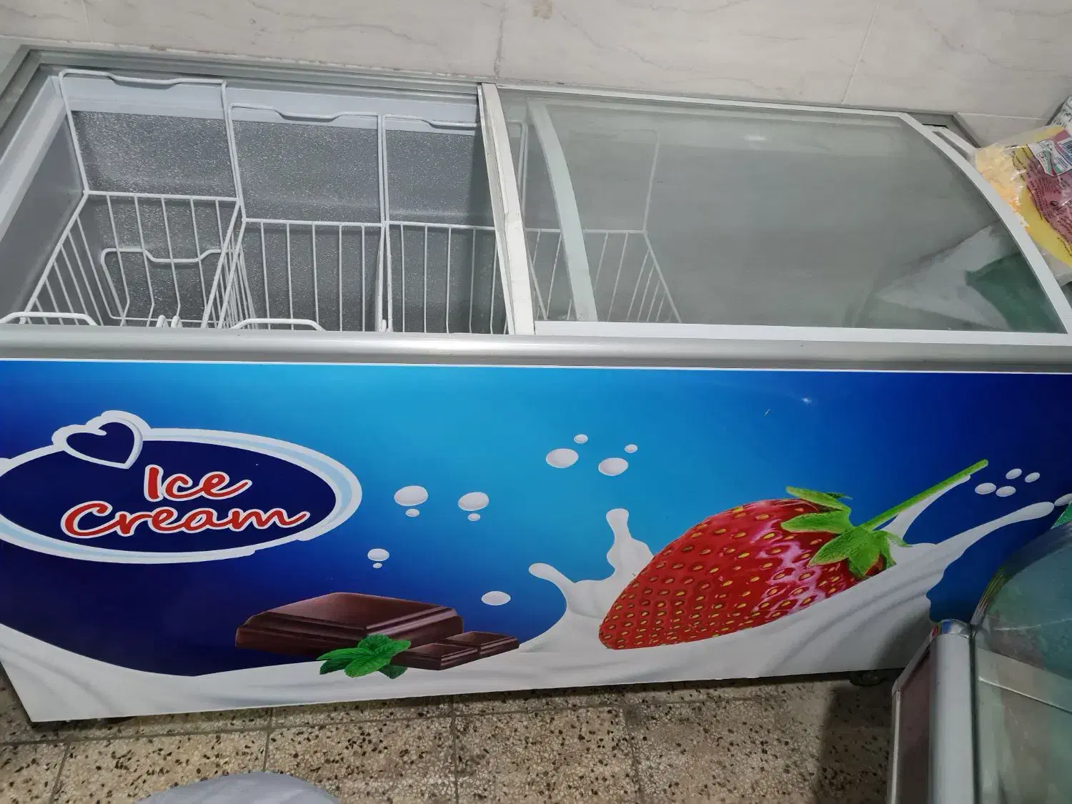 فریزر صندوقی نو فقط ۲۰ روز کار کرده|یخچال و فریزر|شیراز, سعدیه شمالی|دیوار