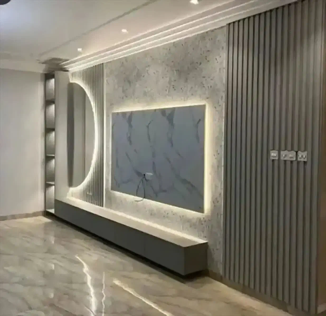 کلاسیک تی وی وال|حراج|یزد, |دیوار