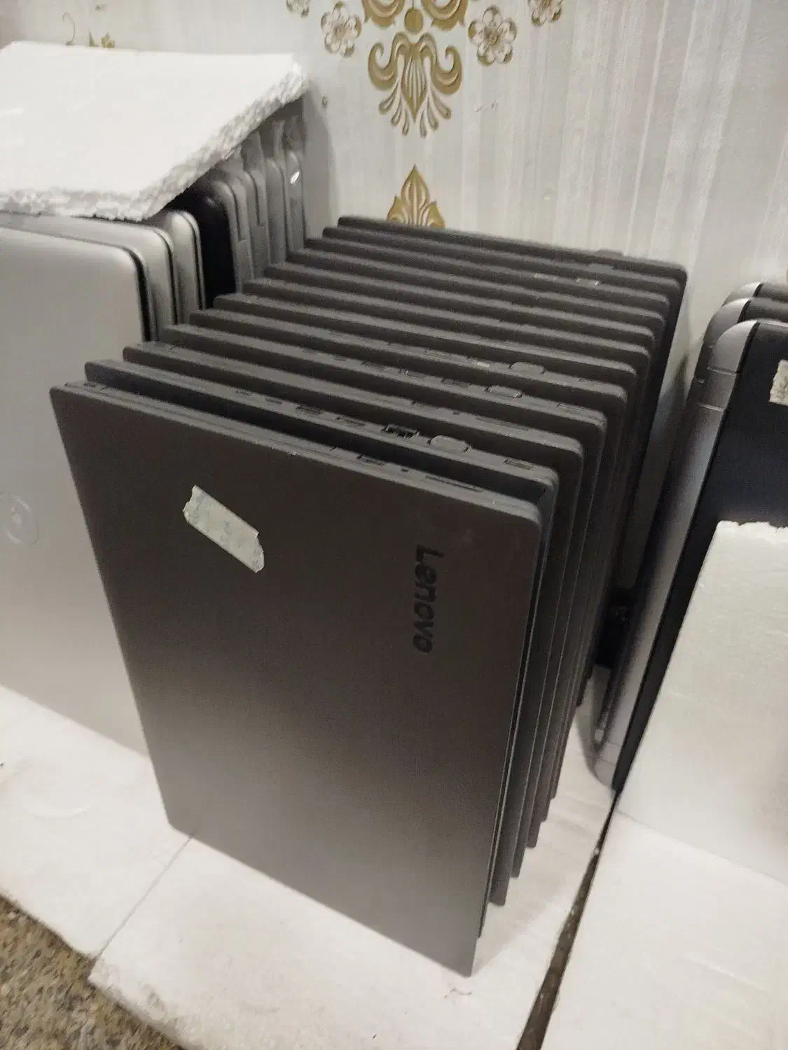 فروش عمده لپ تاپ Lenovo V330|رایانه همراه|تهران, فلسطین (میدان انقلاب)|دیوار