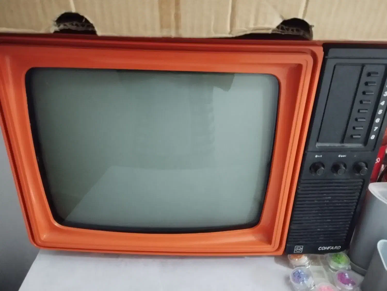 تلویزیون عتیقه|تلویزیون و پروژکتور|نگین شهر, |دیوار