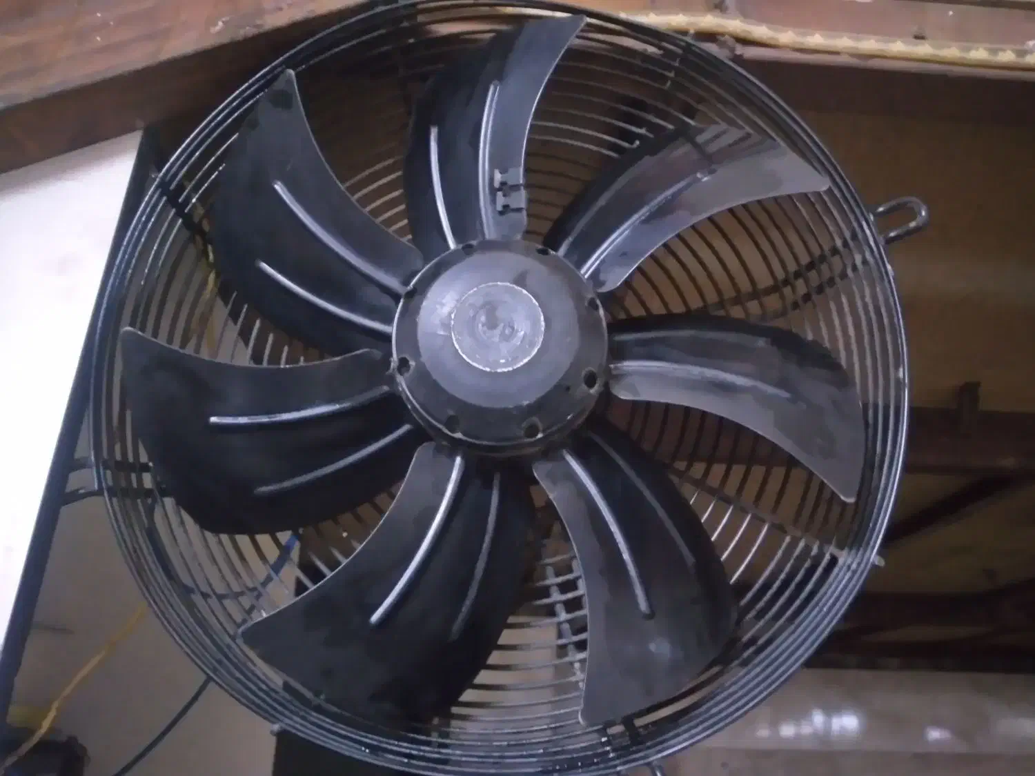 هواکش دمنده|پنکه و تصفیهکنندهٔ هوا|تبریز, |دیوار