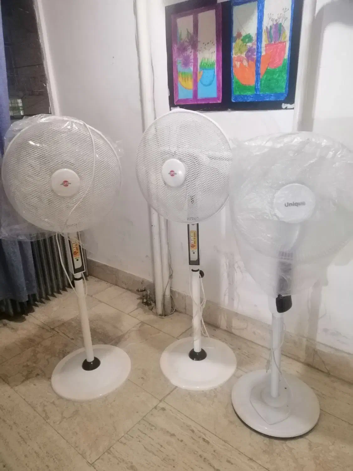 پنکه ایستاده|پنکه و تصفیهکنندهٔ هوا|سنندج, |دیوار