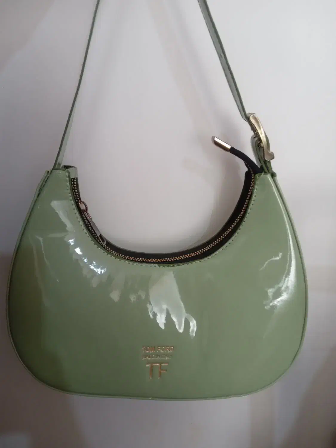 کیف|کیف، کفش، کمربند|اسفراین, |دیوار