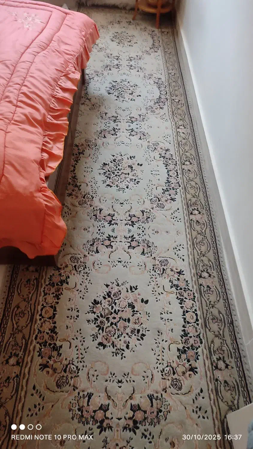 فرش کناره ،ضخیم وخیلی تمیز|فرش|تبریز, |دیوار