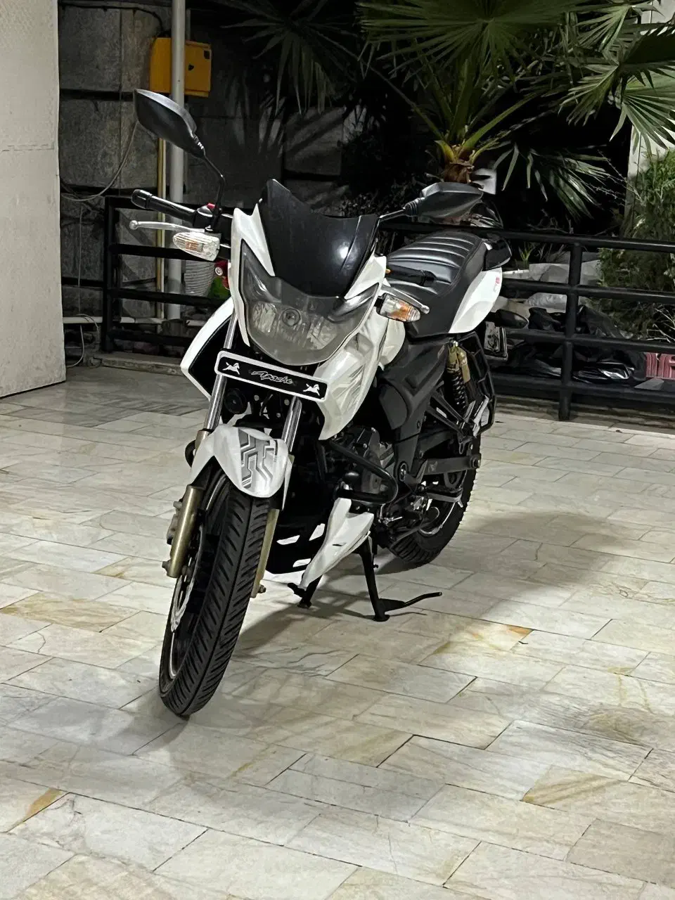 آپاچی 1394 سفید 180|موتورسیکلت|تهران, نیلوفر|دیوار