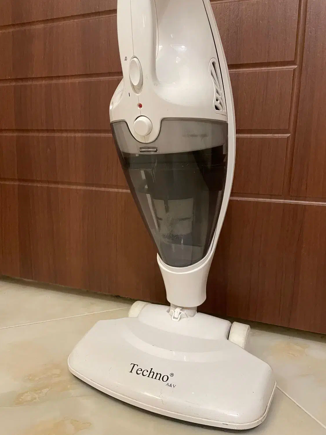 جارو شارژی Techno TE-1700بسیار تمیز و کم‌کارکرد|جاروبرقی، جارو شارژی، بخارشو|محمدشهر, سیدآباد|دیوار