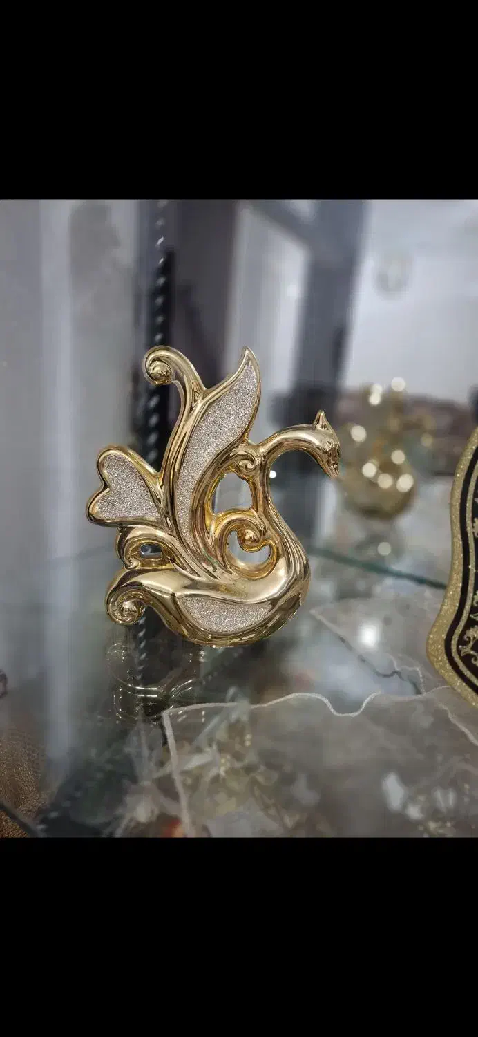 دکوری قو و گلدان طلایی|مجسمه، تندیس، ماکت|اردبیل, |دیوار