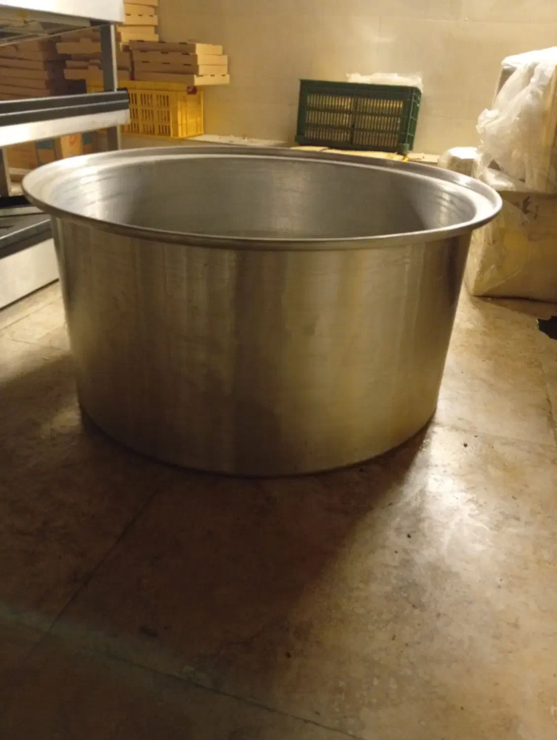 قابلمه روحی و آبکش|ظروف پخت‌وپز|چالوس, |دیوار