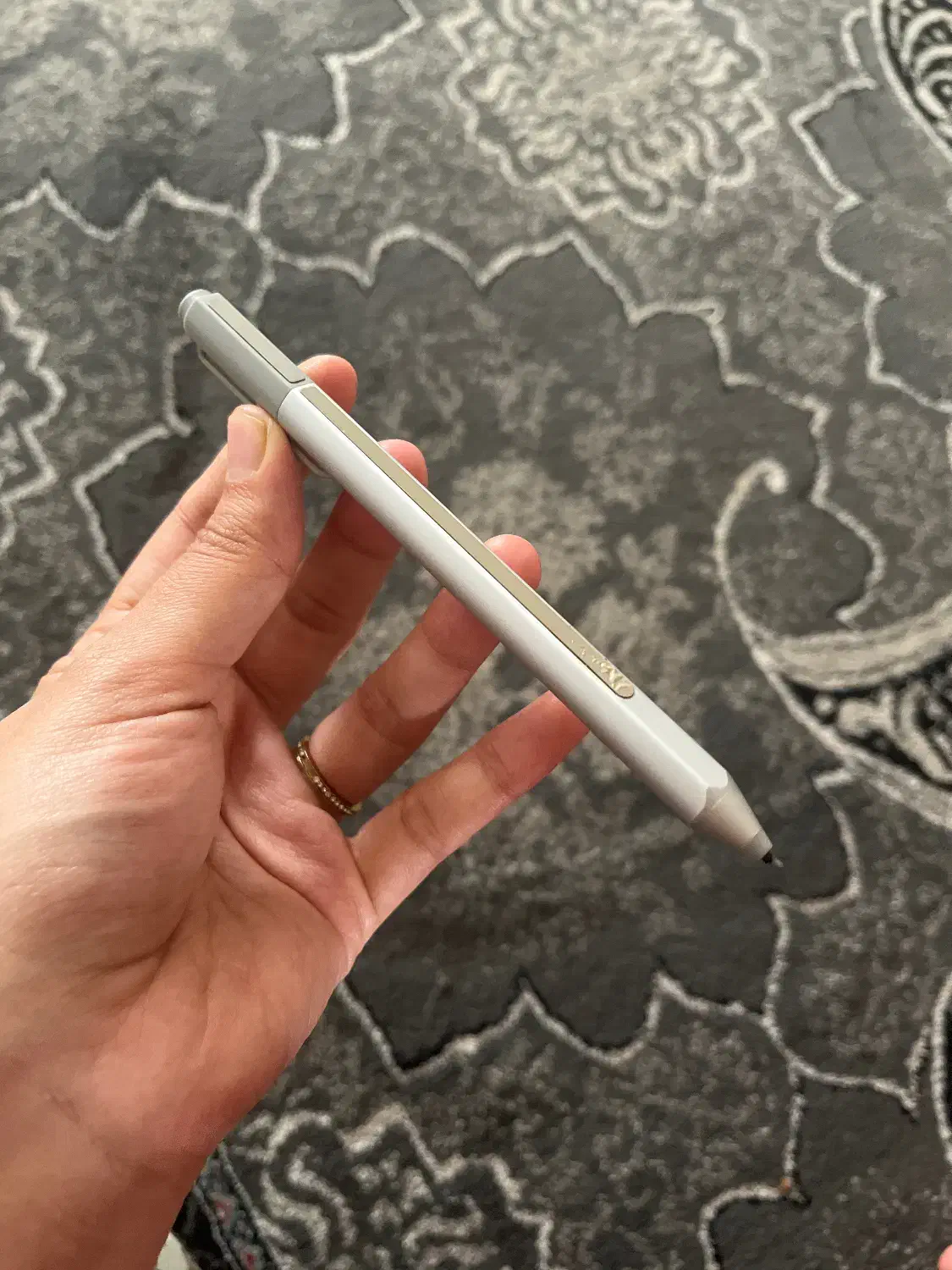 سرفیس با قلم و کیبوردو شارژر|رایانه همراه|آزادشهر, |دیوار