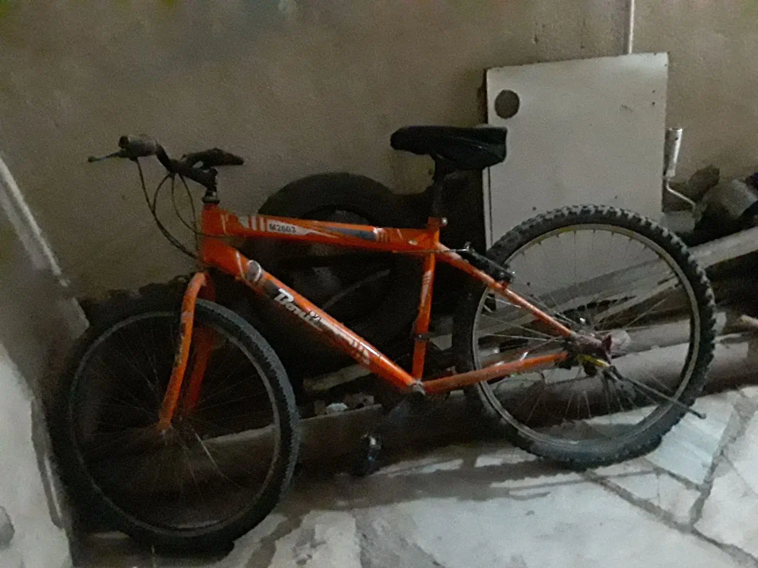 دوچرخه|دوچرخه، اسکیت، اسکوتر|قروه, |دیوار