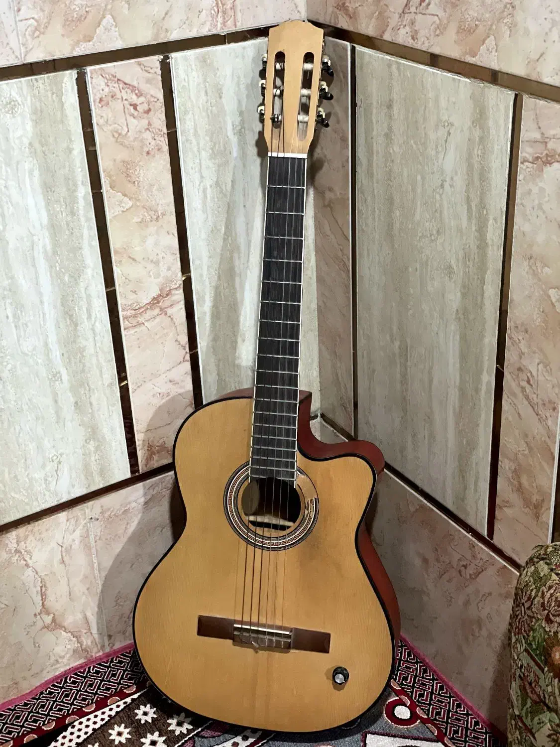 گیتار کلاسیک|گیتار، بیس، امپلیفایر|میناب, |دیوار