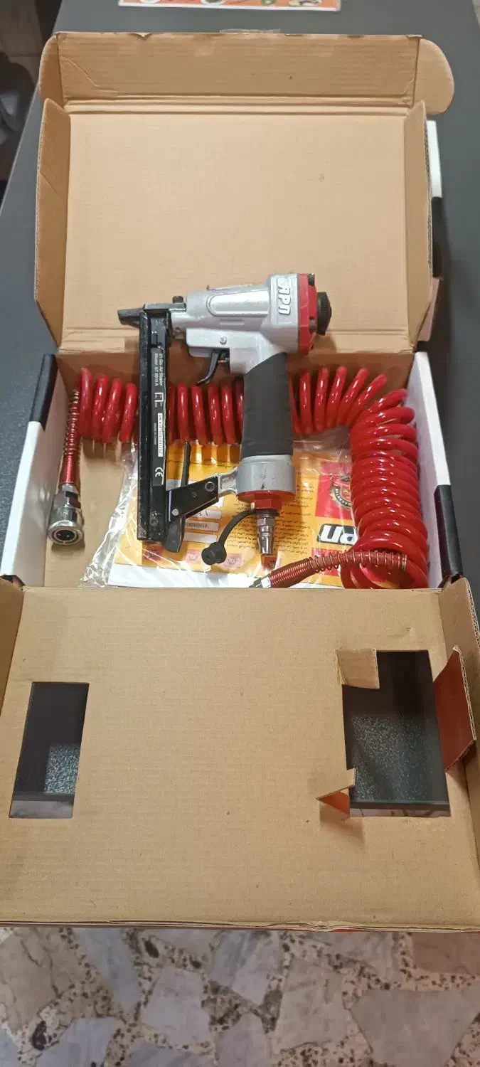 میخکوب و منگنه|ابزارآلات|رشت, حمیدیان|دیوار