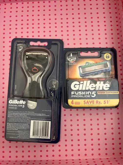 تیغ یدک و دسته با یک عدد یدک و باطری|آرایشی، بهداشتی، درمانی|تهران, فرمانیه|دیوار