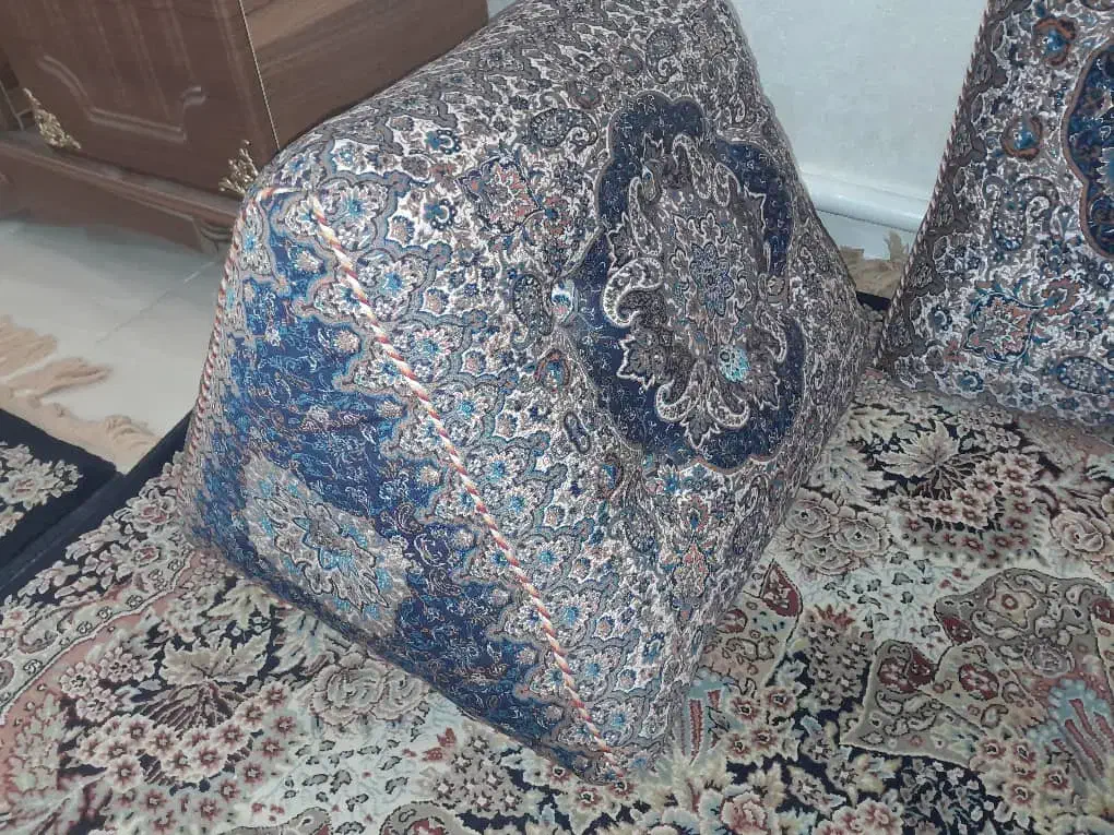 پشتی سنتی تمیز و نو|پشتی|کرج, حسن آباد|دیوار