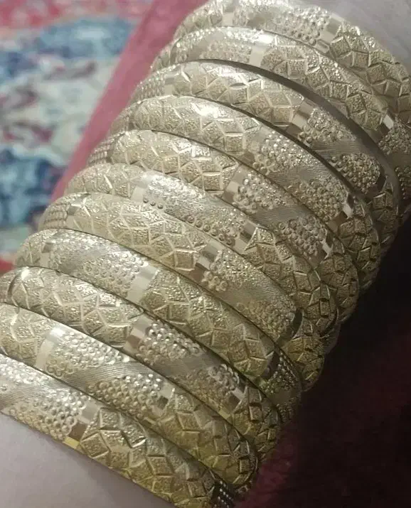 باالنگوی شماره 1تعویض میکنم نوبدون هیچ گونه شکستگی|جواهرات|فارسان, |دیوار