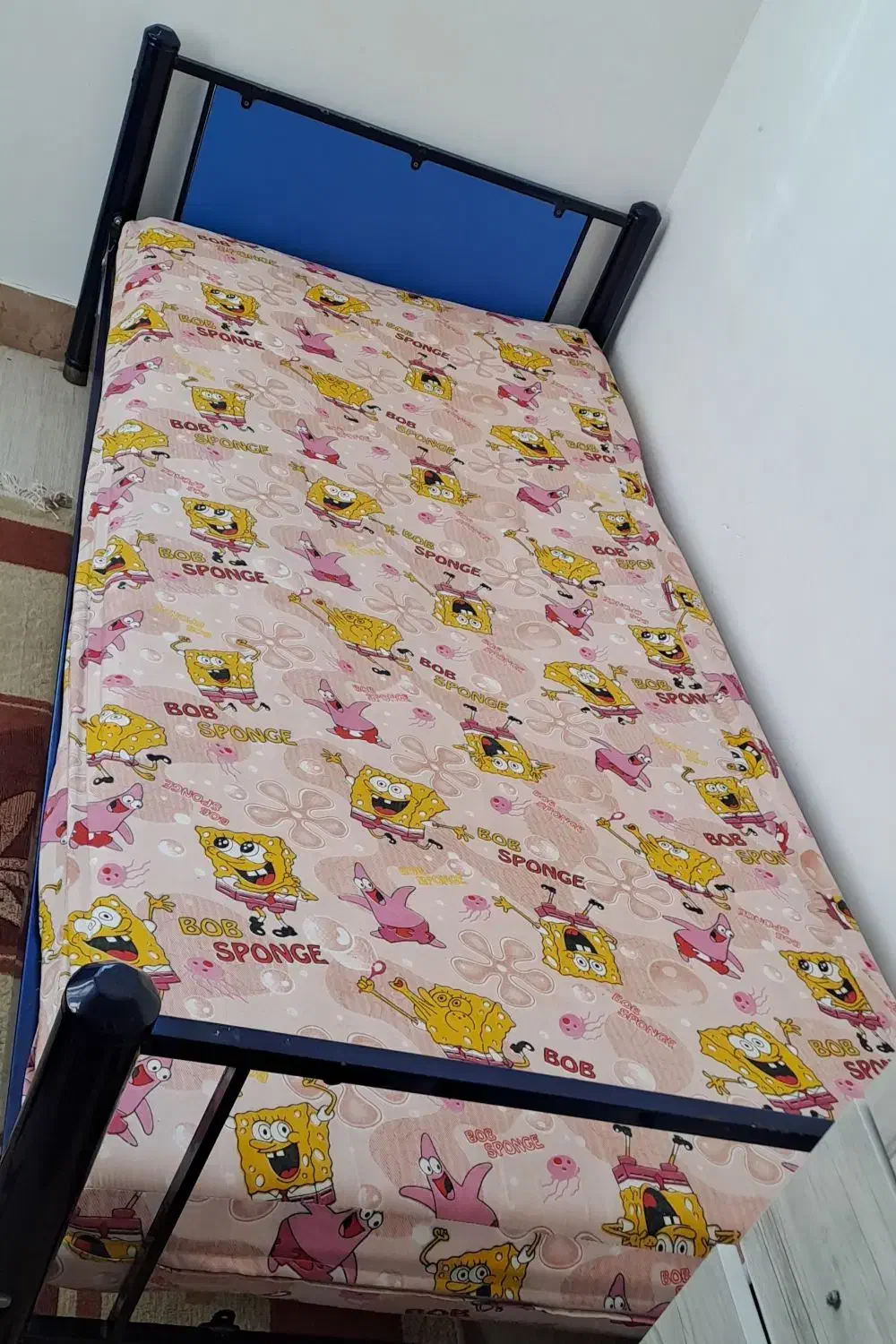 ۲ عدد تخت یک نفره همراه با تشک،کفی|مبلمان خانگی و میز عسلی|سبزوار, گلشن|دیوار