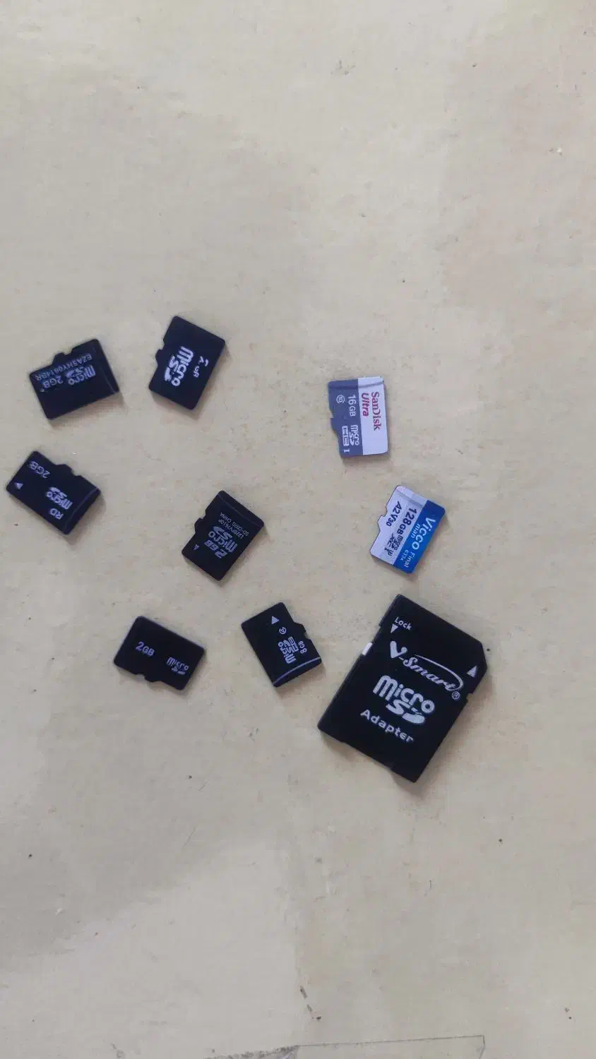 گوشی ساده و لمسی قدیمی|موبایل|کردکوی, |دیوار