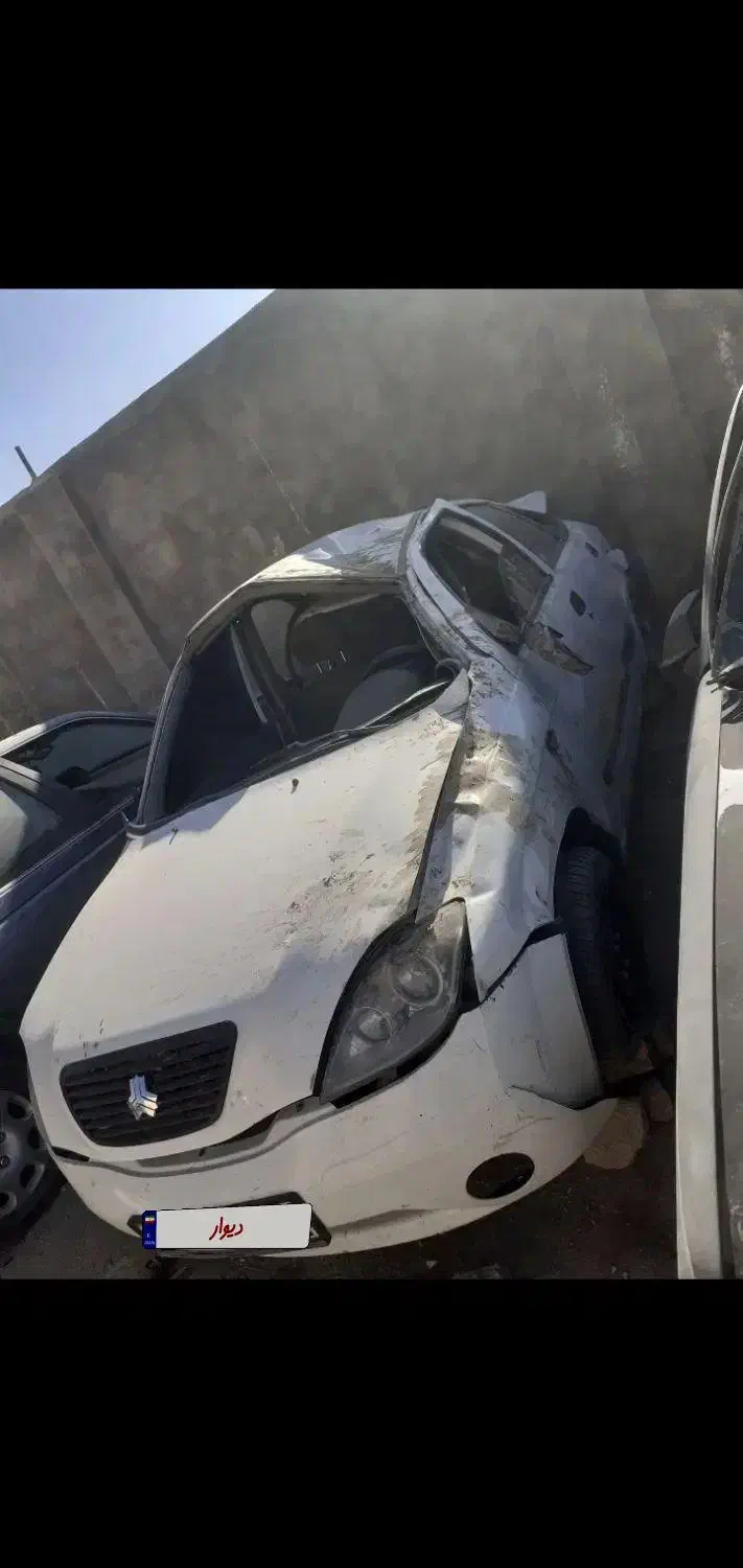 تیبا۹۴بیرنگ شاسی سالم تصادفی|خودرو سواری و وانت|بروجرد, |دیوار