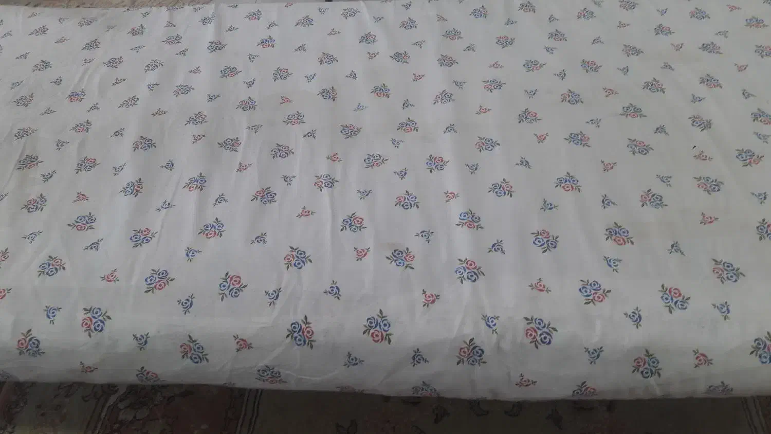 فروش مبل و تخت|مبلمان خانگی و میز عسلی|رشت, باهنر|دیوار