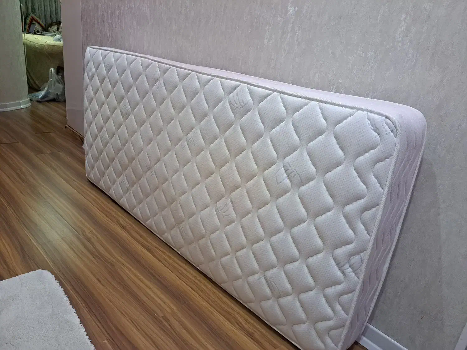 تشک|تشک تختخواب|شاهین‌شهر, عطار|دیوار