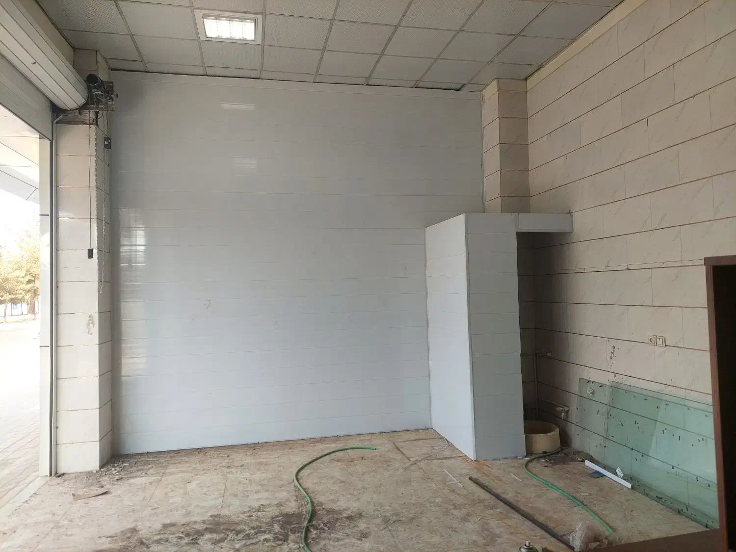 نصب پی وی سی و تایل و برق کشی ساختمان کناف|خدمات پیشه و مهارت|رفسنجان, |دیوار