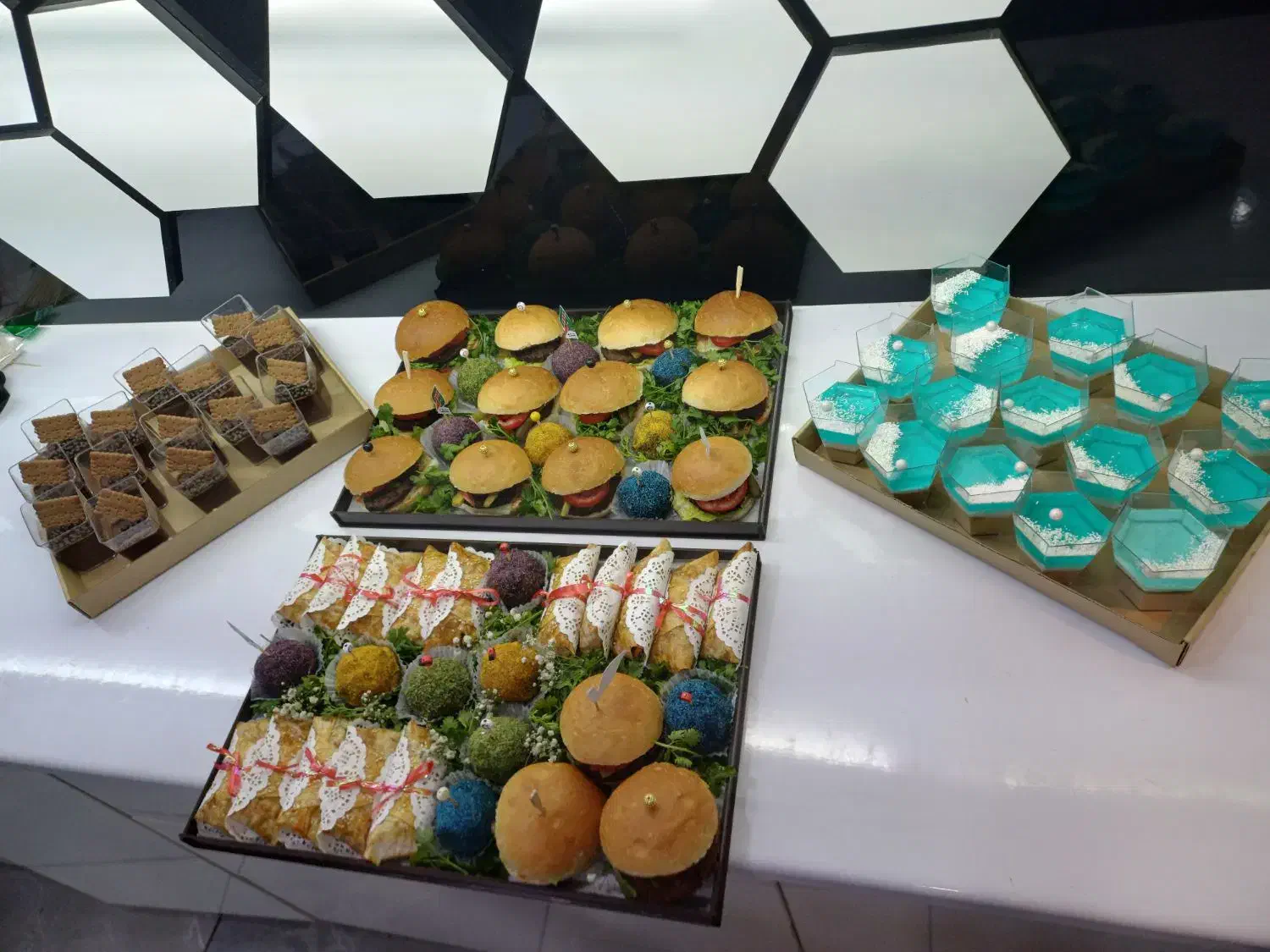 فینگرفود نوژا|خدمات پذیرایی، مراسم|بروجرد, |دیوار