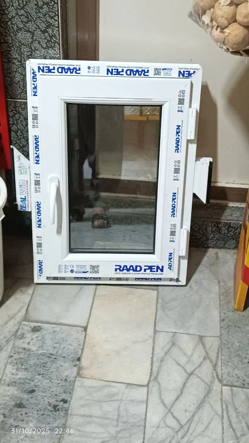 پنجره دوجداره سالم نو شیشه سیلور نقره ای|مصالح و تجهیزات ساختمان|محمدشهر, کوی بهار|دیوار