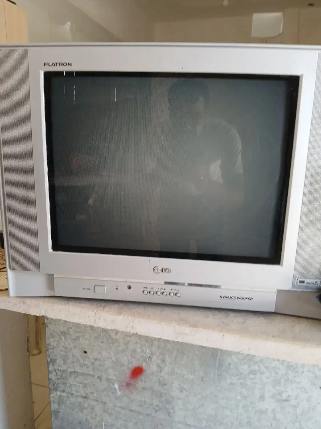 لباس شوی تلویزیون ومیزه سالم بادستگاه دیجیتال|سایر لوازم برقی|رفسنجان, |دیوار