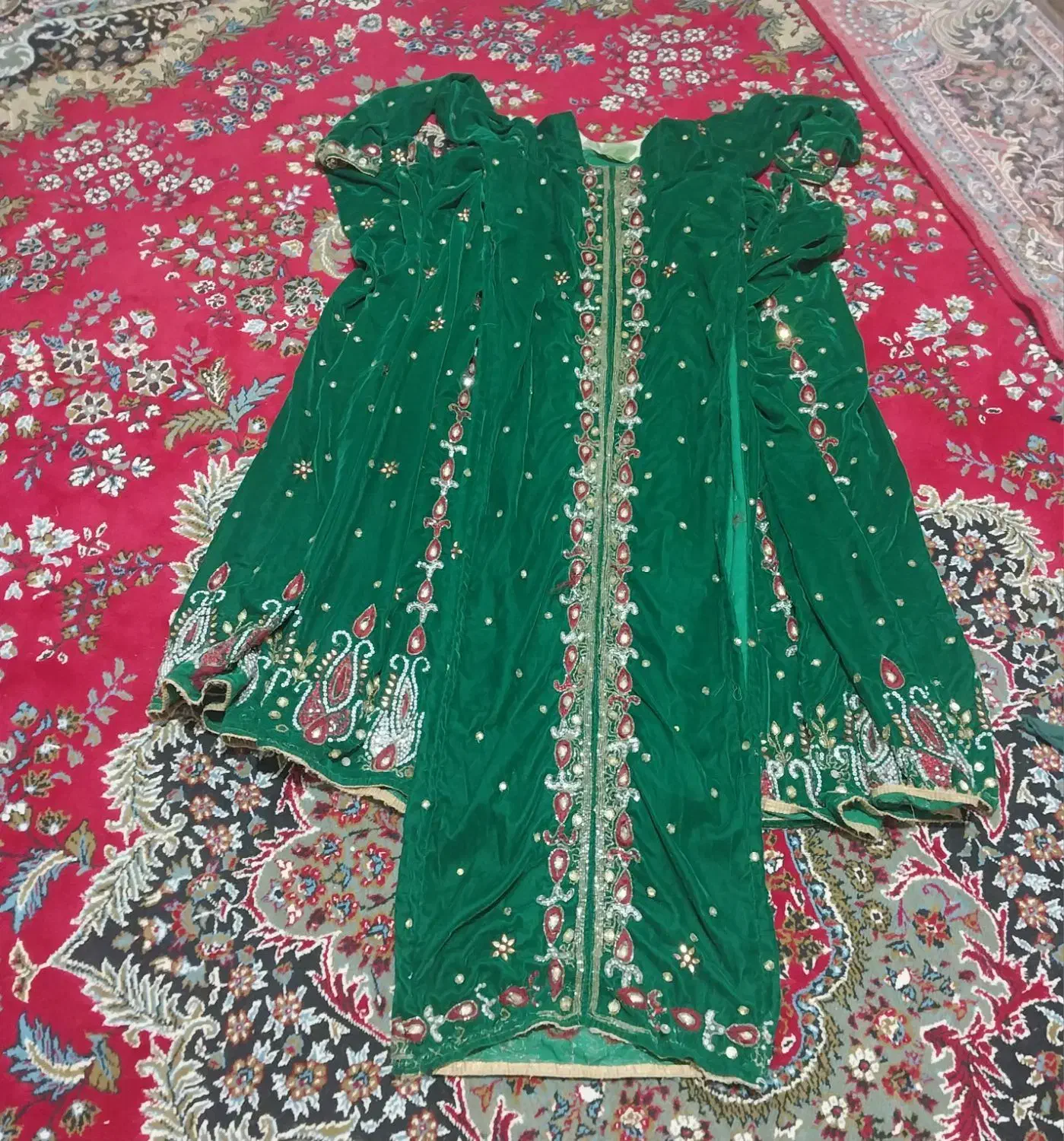 لباس|لباس|یاسوج, |دیوار