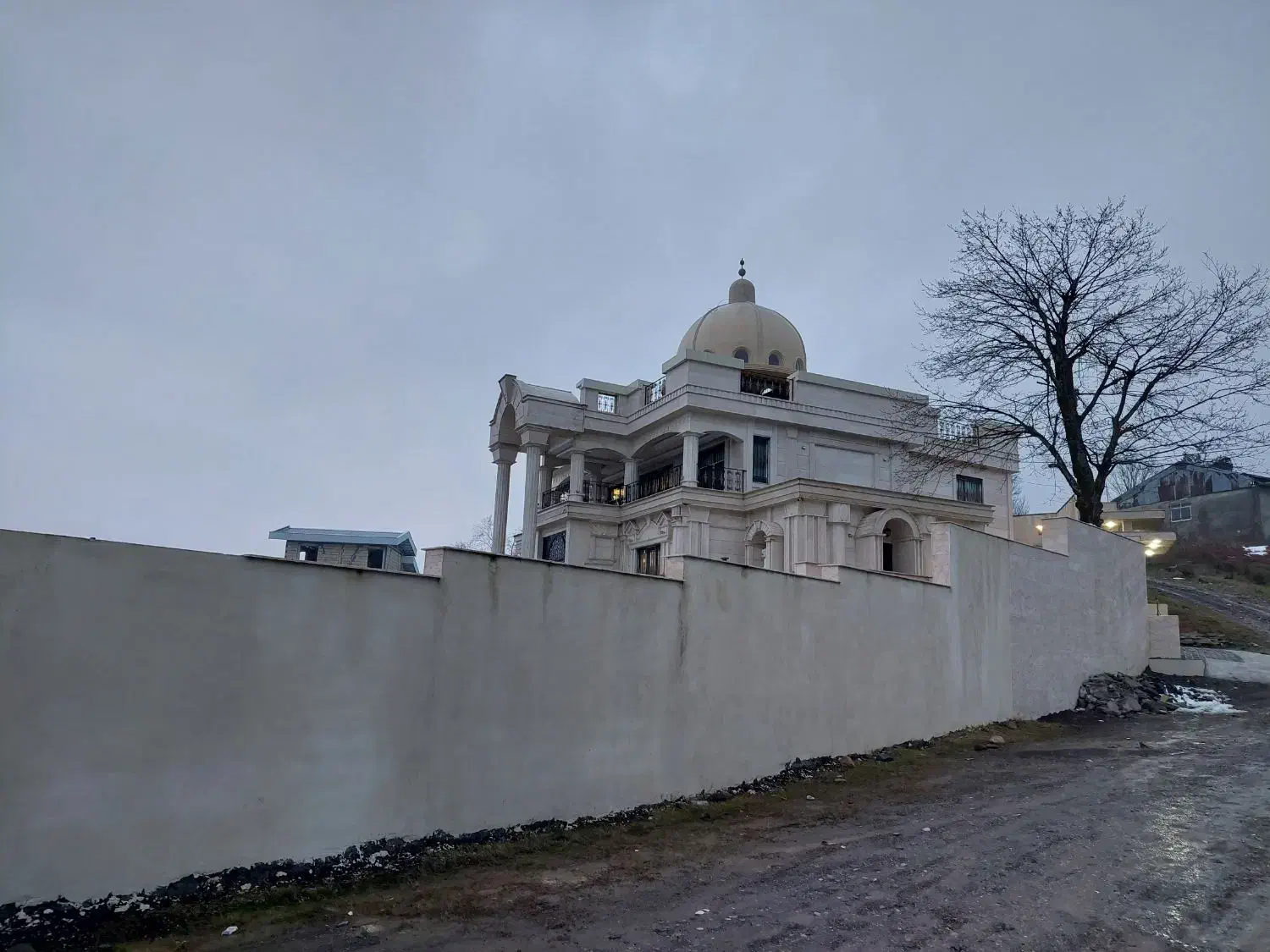 فروش منزل ویلایی کلنگی۲۰۰ متری خ تابان شمال منظریه|فروش خانه و ویلا|رشت, منظریه|دیوار