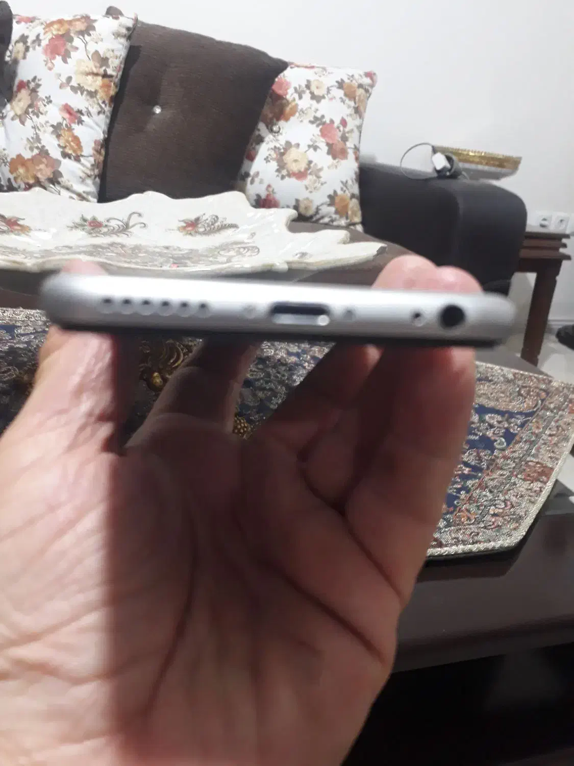 یک عدد گوشی اپل|موبایل|تربتحیدریه, کاشانی|دیوار