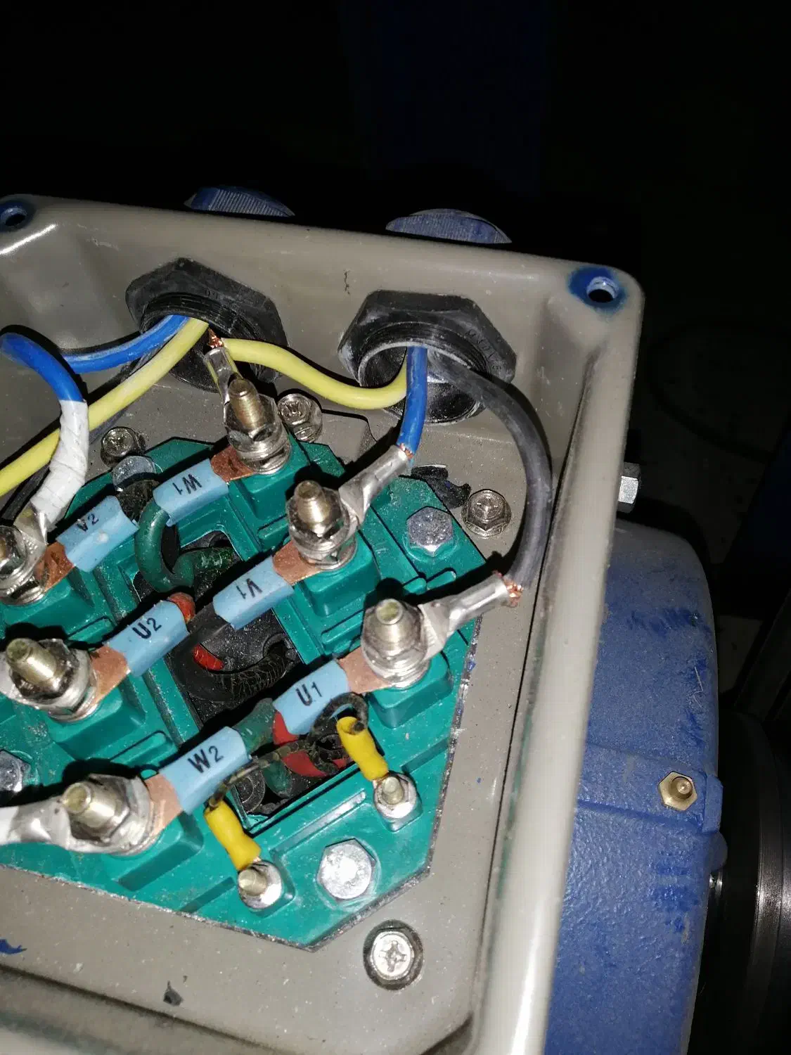 برق کار صنعتی ،رفع اتصالی فوری|خدمات پیشه و مهارت|کرج, حیدرآباد|دیوار