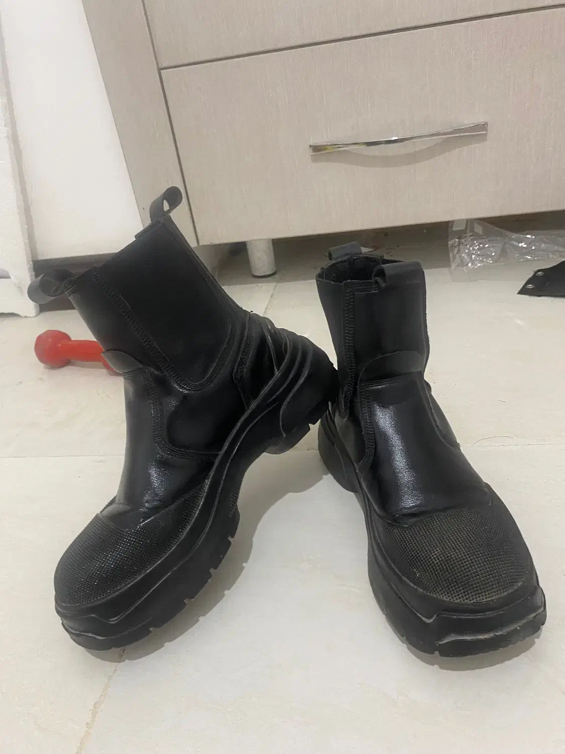 نیم بوت مشکی|کیف، کفش، کمربند|کاشان, صنعت|دیوار