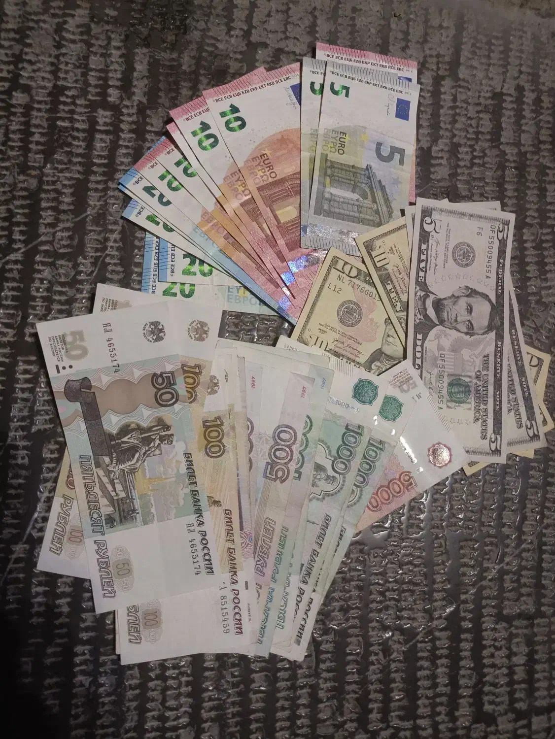 کلکسیون دینار عراق و یک دلاری و دو دلاری کلکسیونی|کلکسیون سکه، تمبر، اسکناس|تهران, شکوفه|دیوار