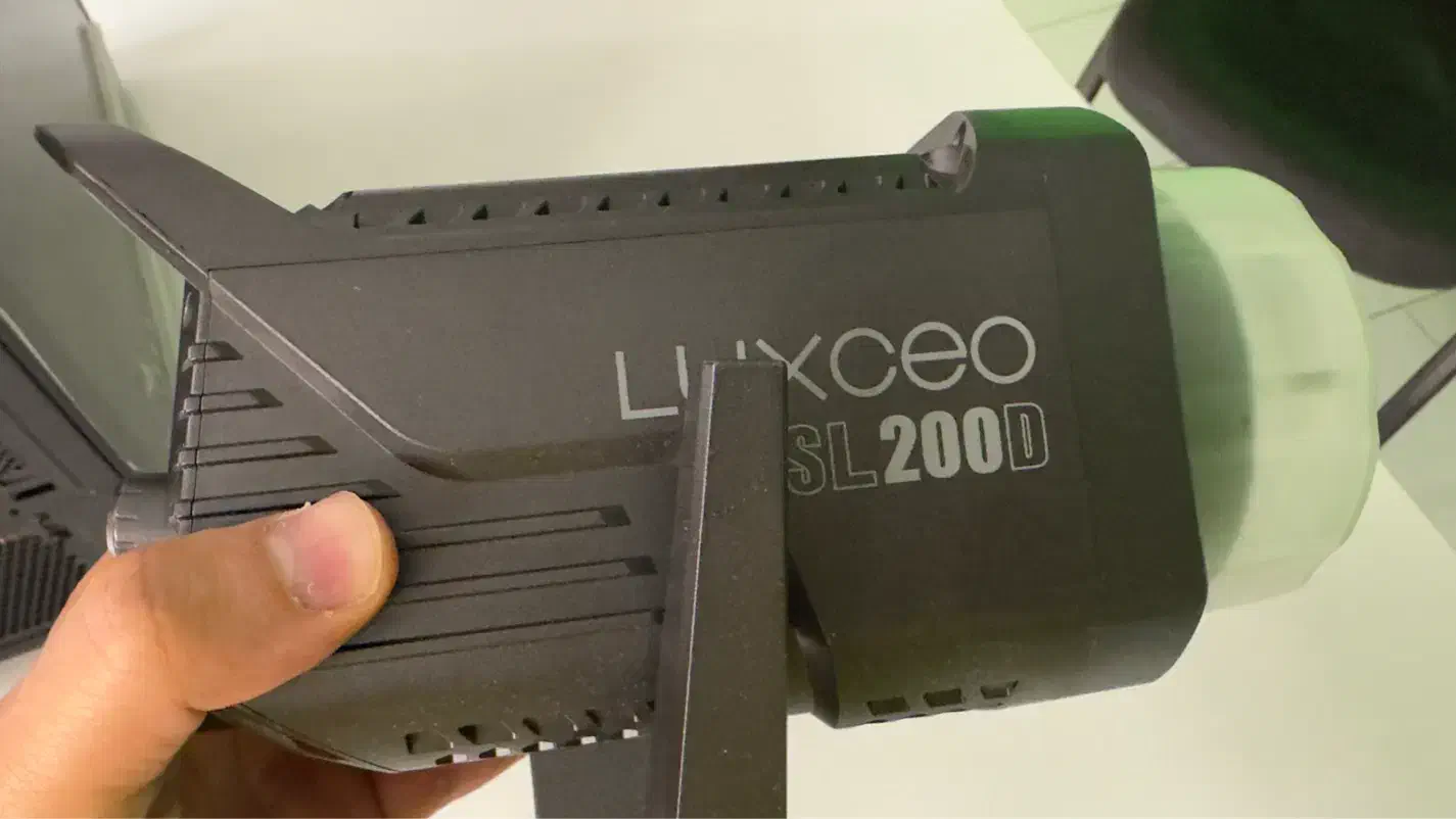 فروش تجهیزات عکاسی و فیلم برداری|دوربین عکاسی و فیلم‌برداری|اصفهان, سیچان|دیوار