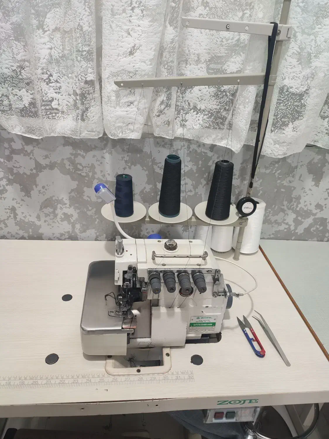 کارگاه خیاطی|چرخ خیاطی و ریسندگی|گلبهار, شهر جدید گلبهار|دیوار