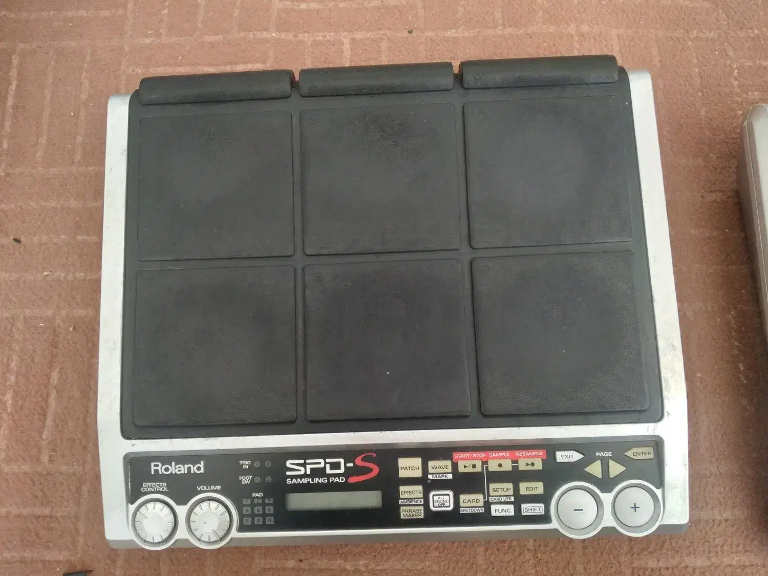 پرکاشن|درام و پرکاشن|محمدشهر, محمدشهر|دیوار