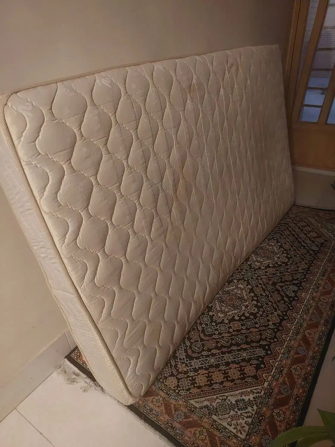 خوشخواب|تشک تختخواب|شیراز, پودنک|دیوار